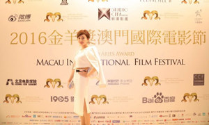李梦瑶受邀澳门国际电影节 尽显清纯邻家女孩气质